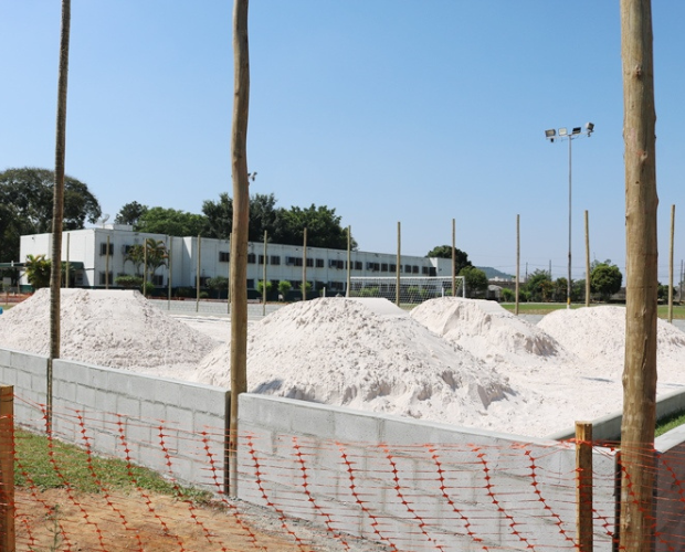 Construo de quadras de areia continuam a todo vapor na Unidade Ftima